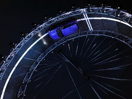 F-Pace Power-Loop präsentiert spektakulären neuen Jaguar F-Pace Power-Loop präsentiert spektakulären neuen Jaguar